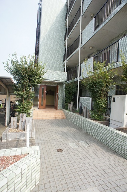 リヴェール清 高級感のあるエントランス