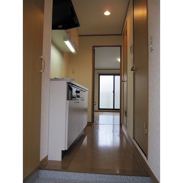 アンプルール フェール 加茂宮 内観