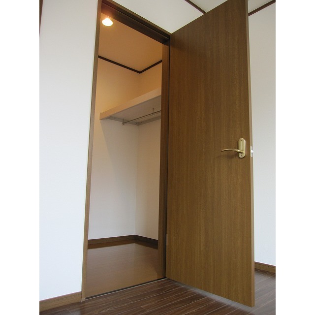 アムール M&K 内観