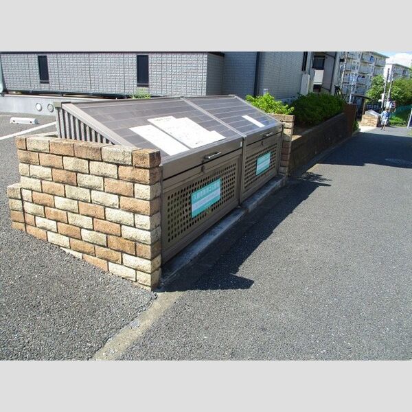 フォレストヒルズ　C ゴミストッカー