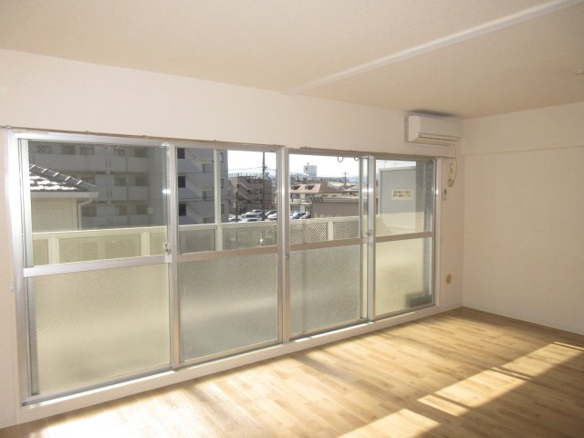 エルフィール橋本 リビング