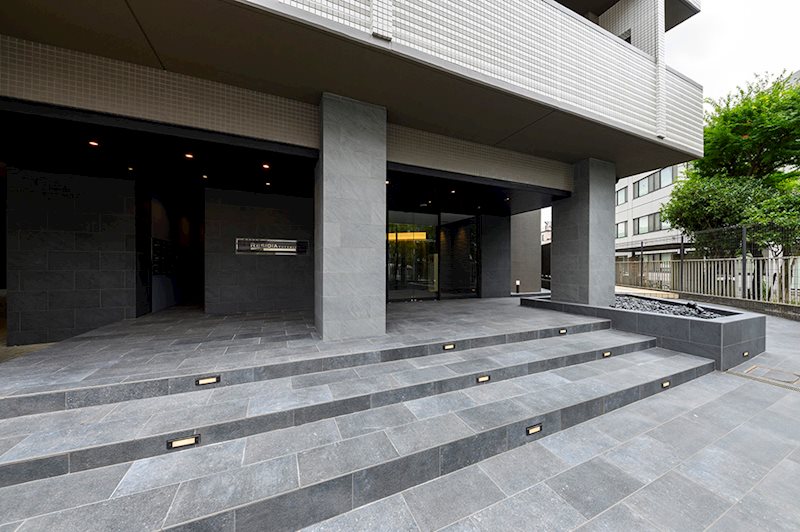 レジディア祐天寺5階 エントランス