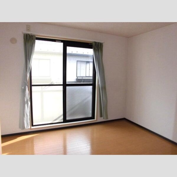 レピュート岡部　AⅡ号室 2階南側洋室