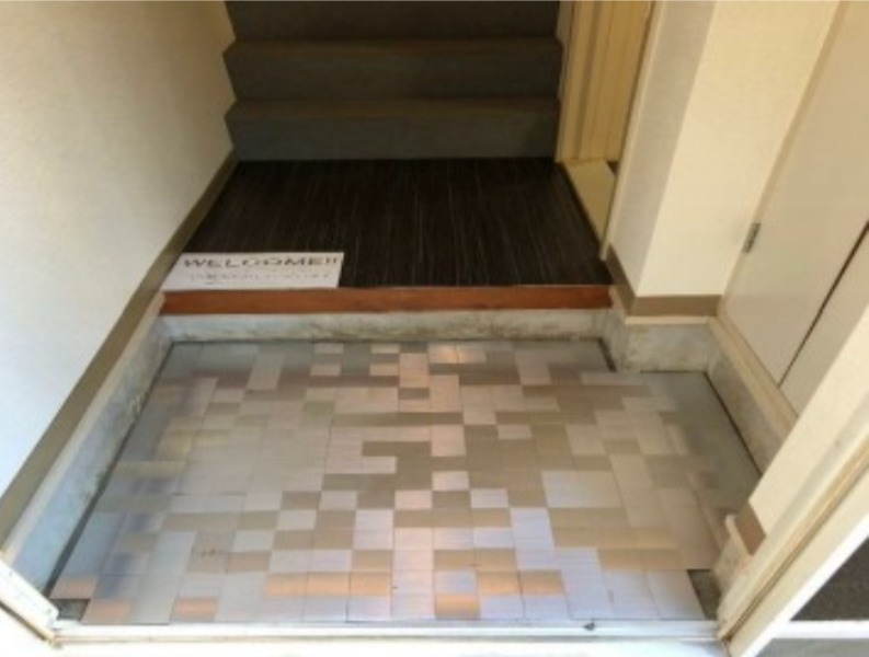 KE6番館1階 玄関