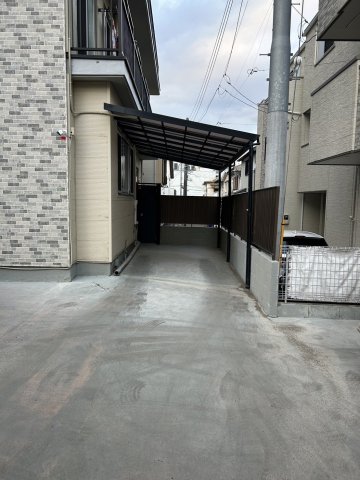 ローズコート白楽201号室 駐車場