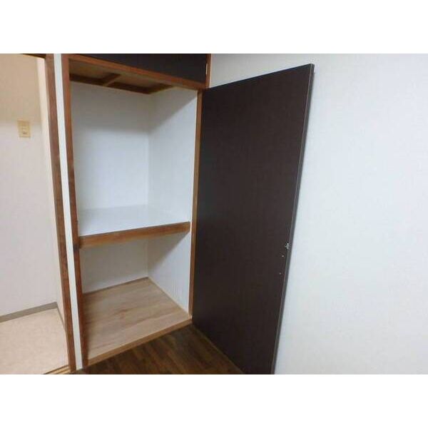 シティハイムA棟 収納
