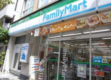 Log駒込／ログ駒込 【コンビニエンスストア】ファミリーマート 駒込霜降橋店まで54ｍ