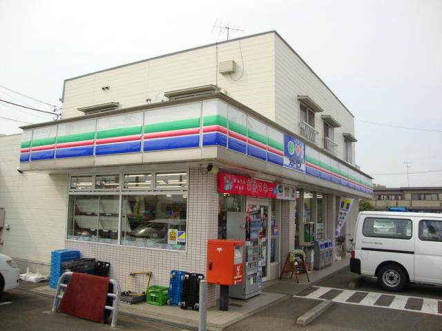 ラ・メルヴェール スリーエフ（コンビニ）まで700ｍ