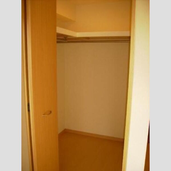 ボナールコート402号室 ウォークインクローゼット(豊富な収納スペース