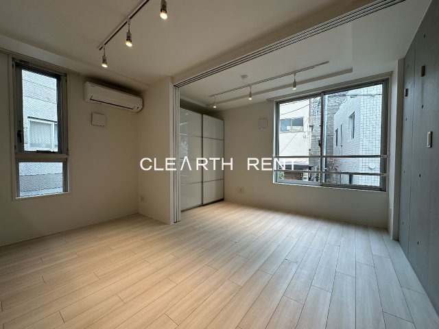 ＧＲＡＮ ＰＡＳＥＯ 池尻大橋2階 ベッドルームを含めると13.6帖/角部屋で開放的