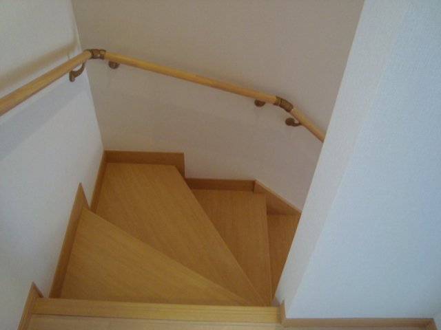 エクセレント南柏203号室 階段