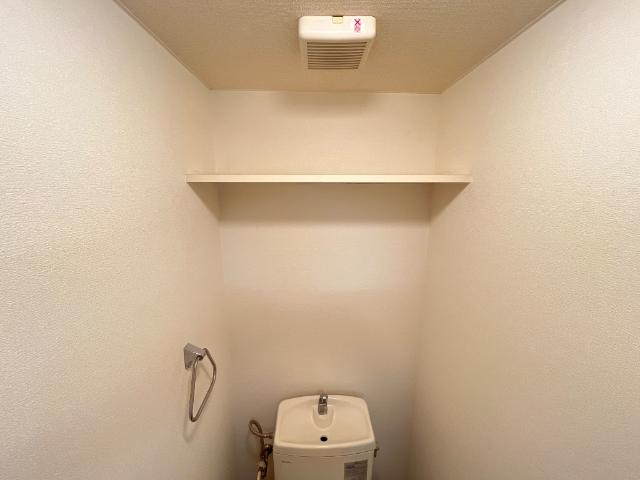 ドリーム７８203号室 トイレ上部の棚