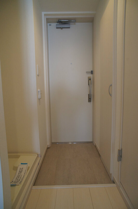 リブリ・蕨塚越 玄関