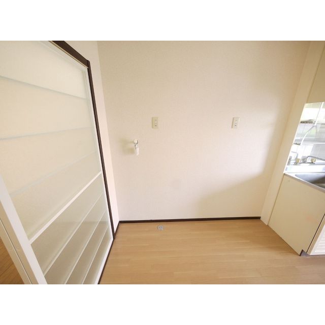 コモビレッジ南台1号館125号室 室内洗濯機置き場