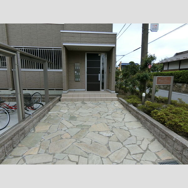 プティ・ポワール エントランス