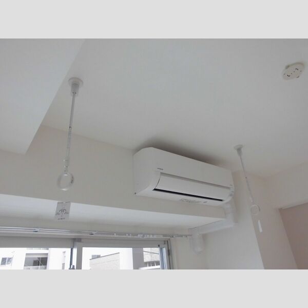 PLUM　VILLAGE312号室 室内物干し・エアコン