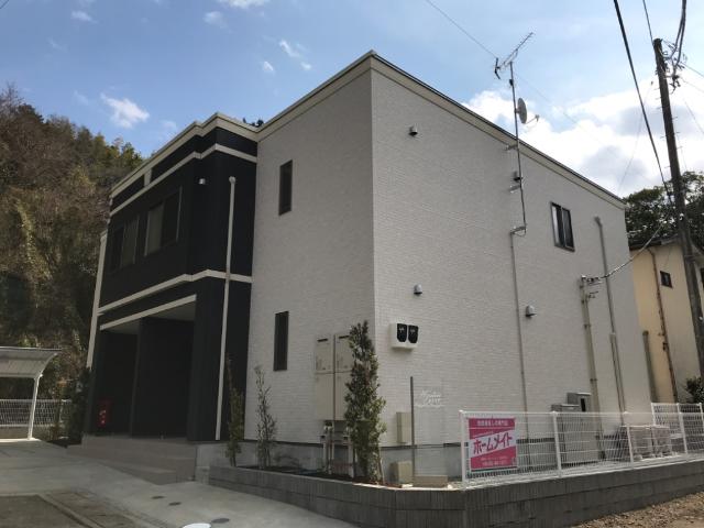 アゼリア 外観写真（昼）