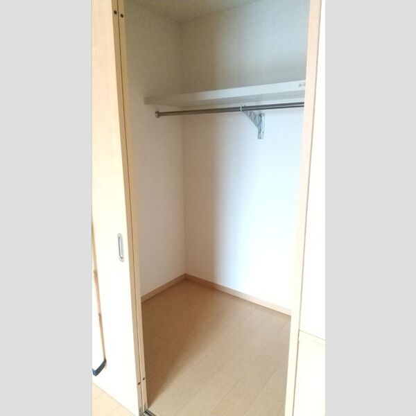 オークヒル203号室 収納