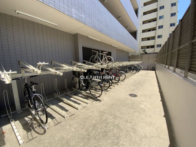 コンシェリア・デュー代々木公園5階 駐輪場