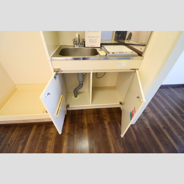 シュクレ川崎404号室 キッチン収納