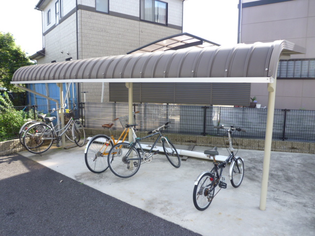 レオパレスマロン207号室 駐輪場