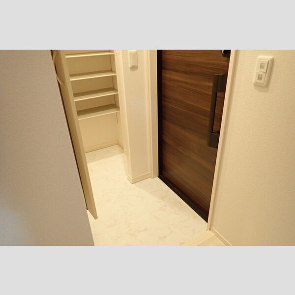 ソフィアⅢ読売ランド 玄関(シューズクローク)