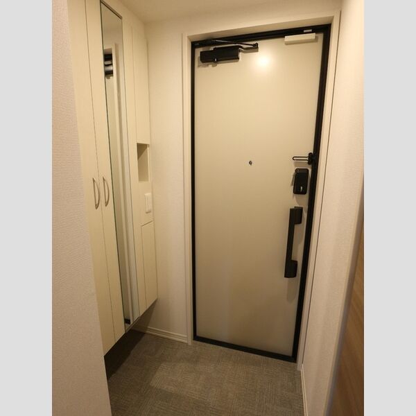 ボン マロン303号室 玄関