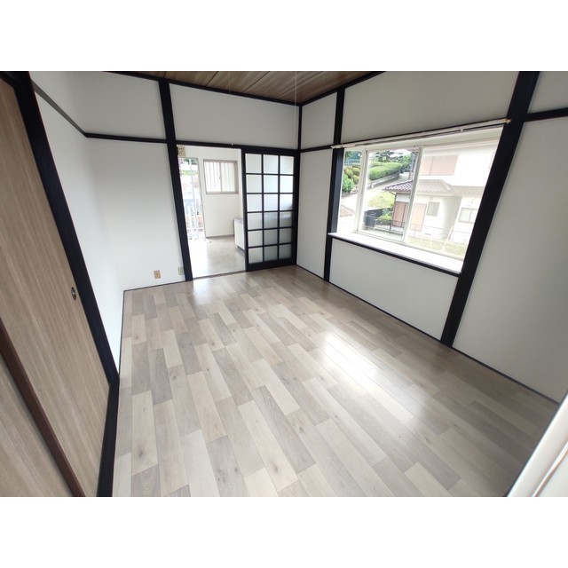 ポルシェ伊勢原Ⅲ エアコン1台