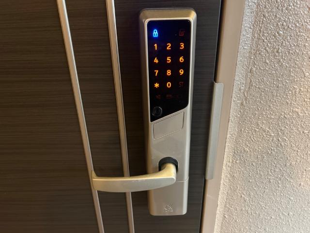 ウィスタリアコート 電子錠