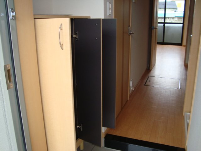 プライマリー206号室 玄関