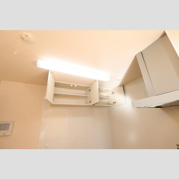 ブランシュ 吊り戸棚