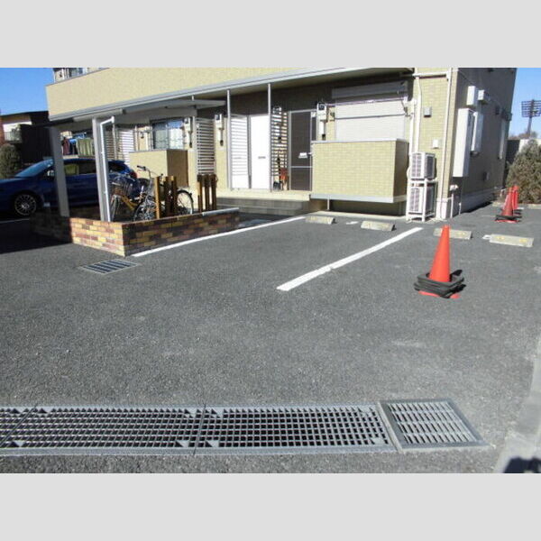 ウィステリア・ドゥーエ・ウーノ　ドゥーエ 駐車場