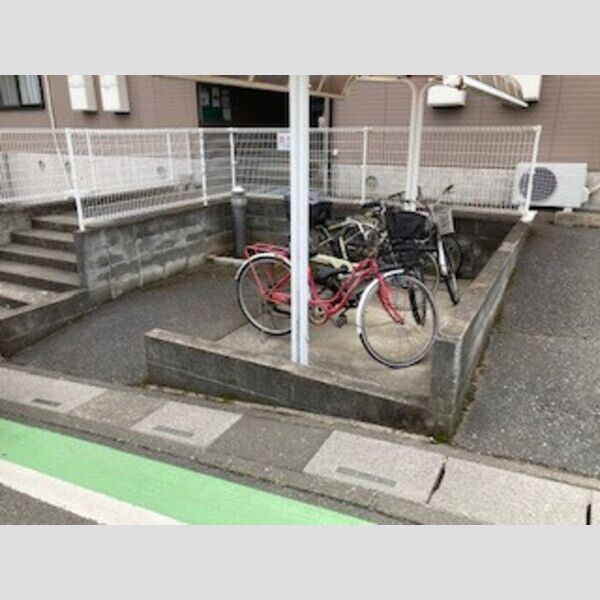 ピュアコート 駐輪場