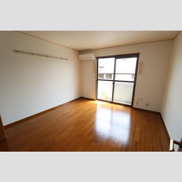 エターナル・ヒル203号室 洋室