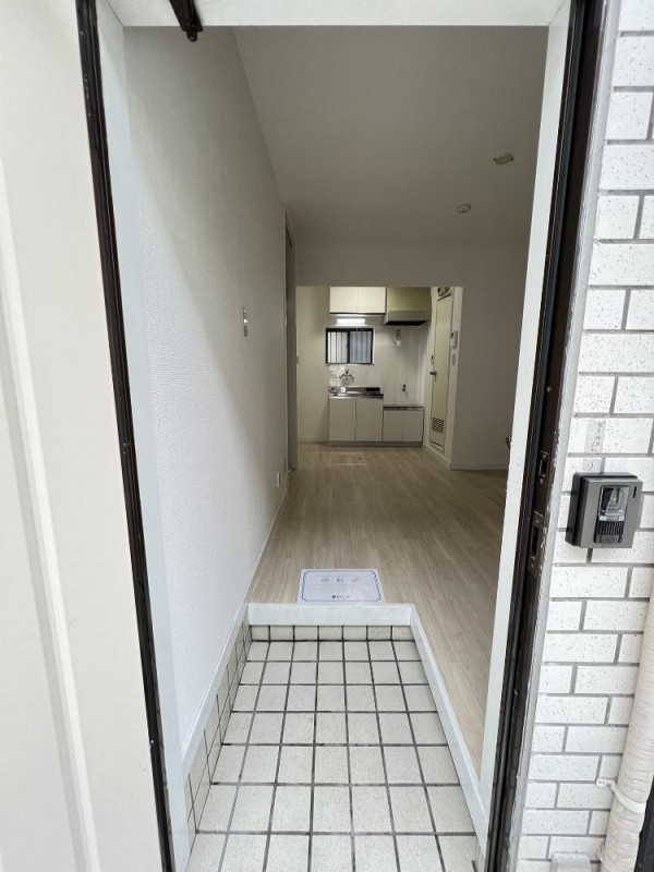 ローズアパート(Q-025)1階 玄関