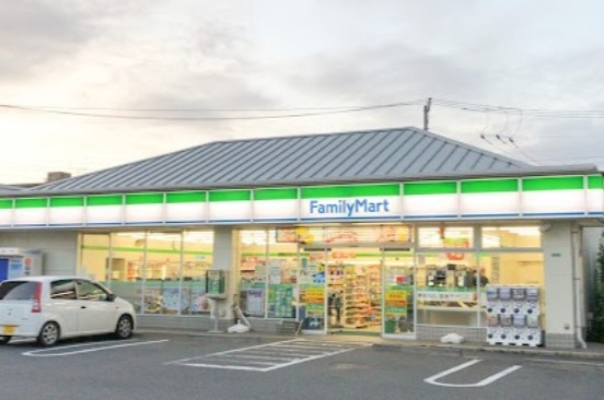 アールブラン ファミリーマート春江町四丁目店