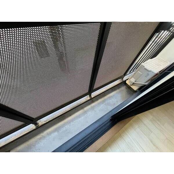 West　Wood バルコニー