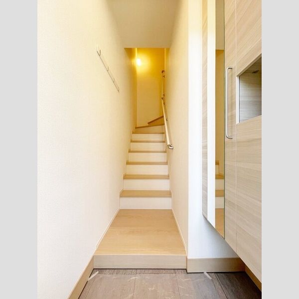 メゾンアイリス ココア102号室 玄関