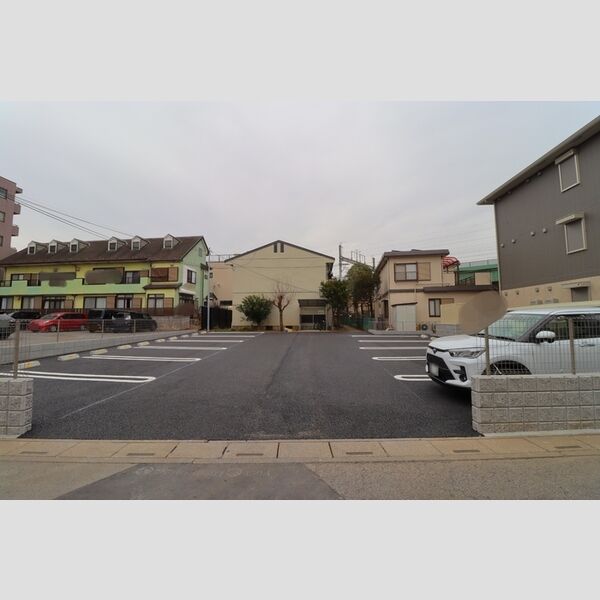 アリエス東大成 駐車場