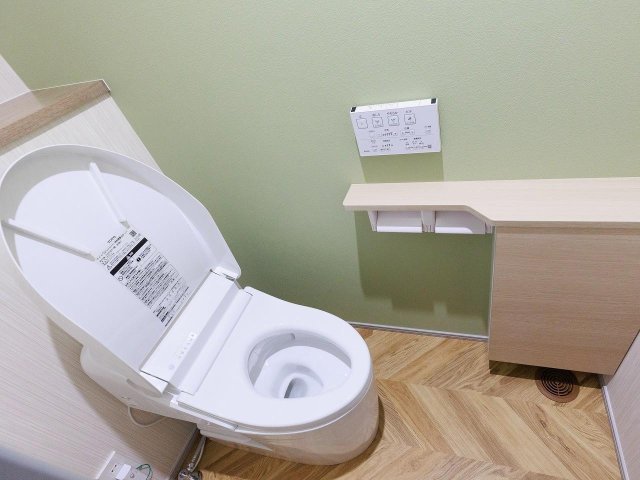 WIZBELL ノズル自動洗浄で清潔、フチなし＋リフトUP機能で清掃性◎