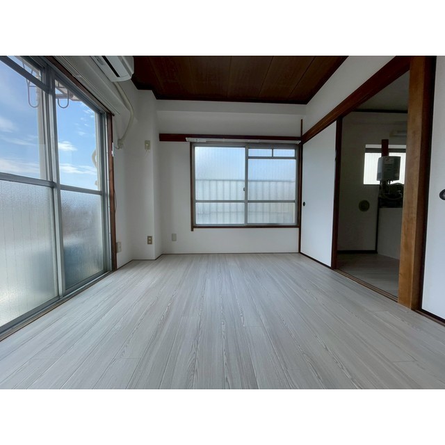 マンション丸中201号室 内観
