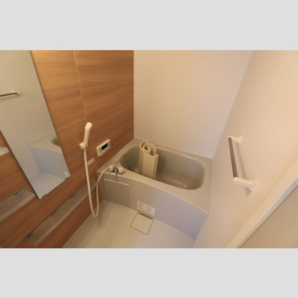 三花土202号室 バス