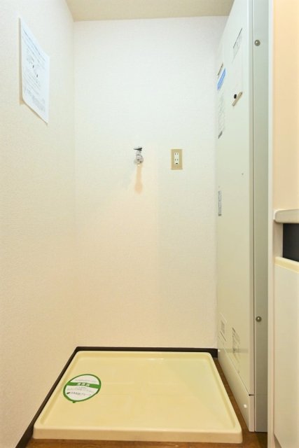 マックポナム代々木公園2階 室内洗濯機置場