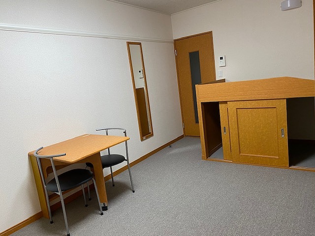 レオパレスＹＯＫＯＳＵＫＡ216号室 日当りのよい居間です