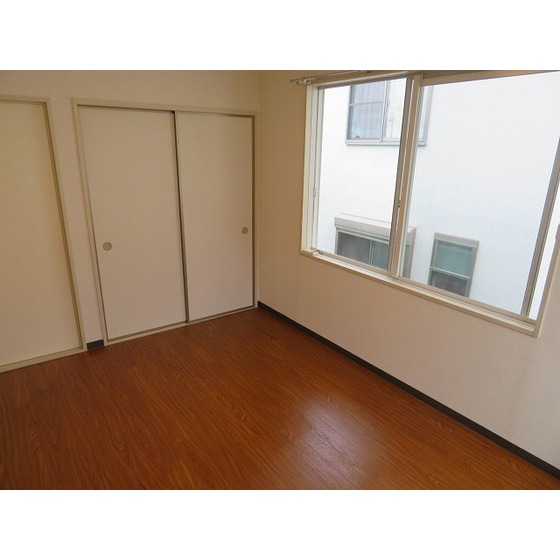 カーサ・ヴェルデ 洋室2