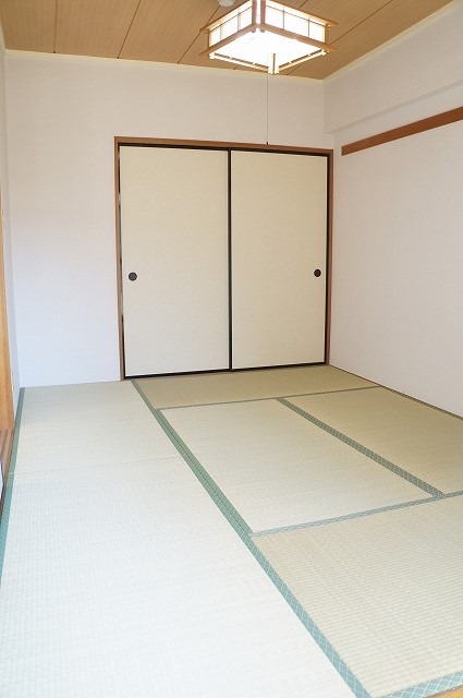 第２レクコーポ舞浜(E-048) リビング