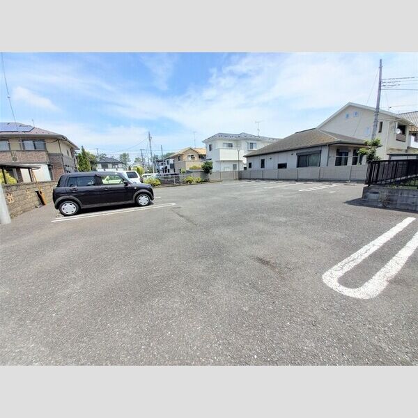 ヴィラ ルミエール　　A 駐車場