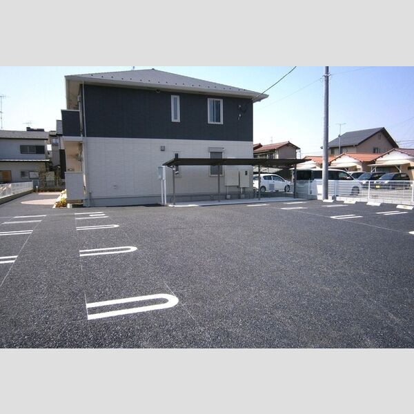 フィオーレ 駐車場