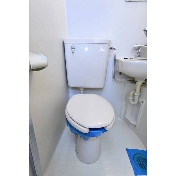 フルーレ高円寺0105号室 トイレ