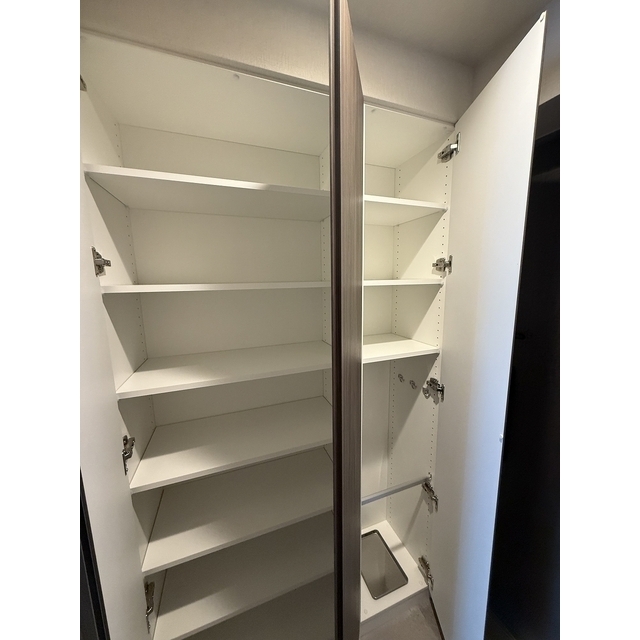 デュオフラッツ品川戸越202号室 洋室　オープンクローゼット　2025年8月撮影